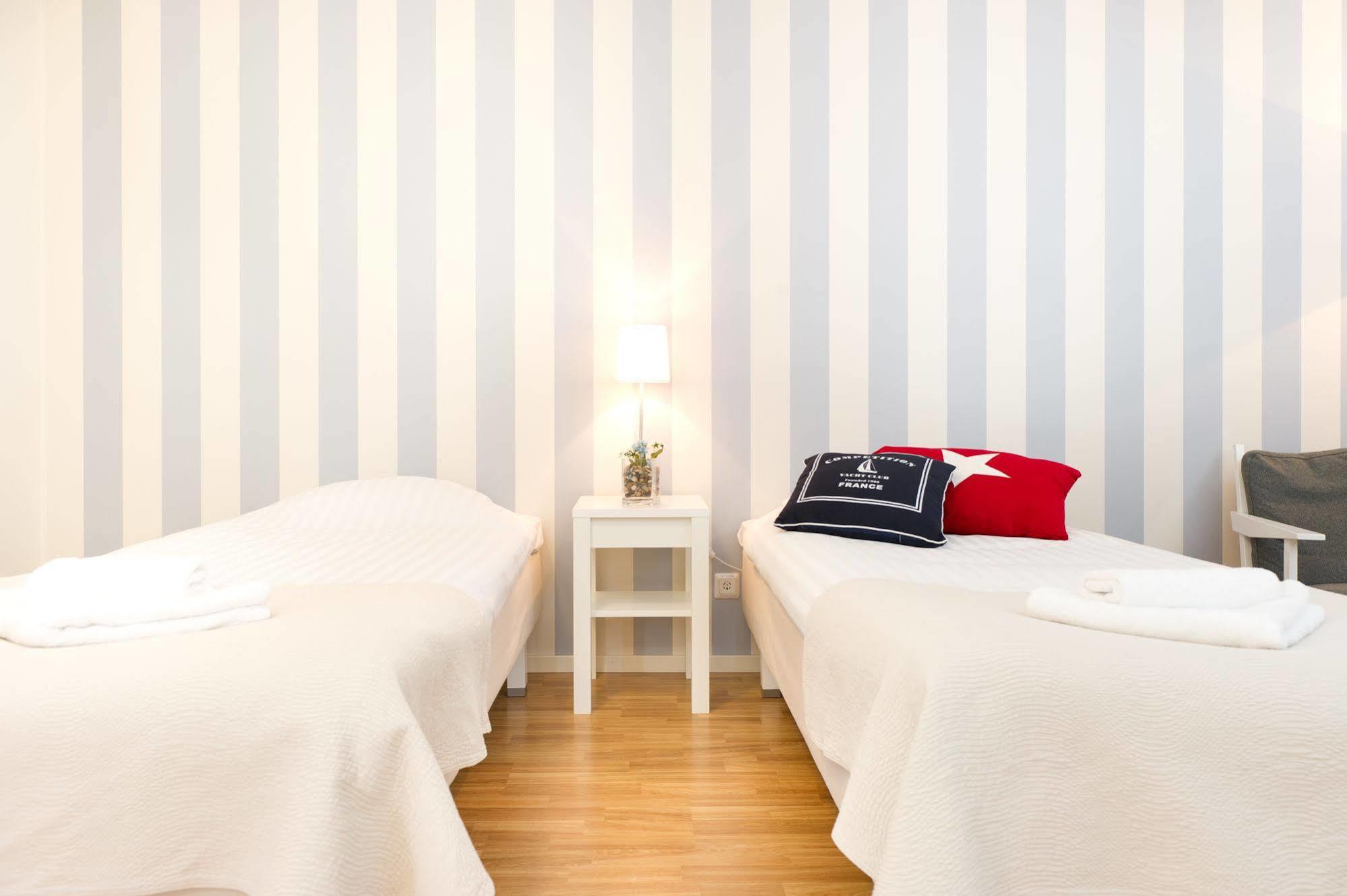 Attendo Park Hotell Huddinge Exterior foto